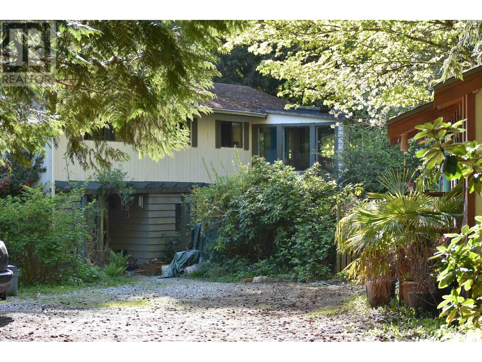 2240 OLDERSHAW ROAD, Roberts Creek