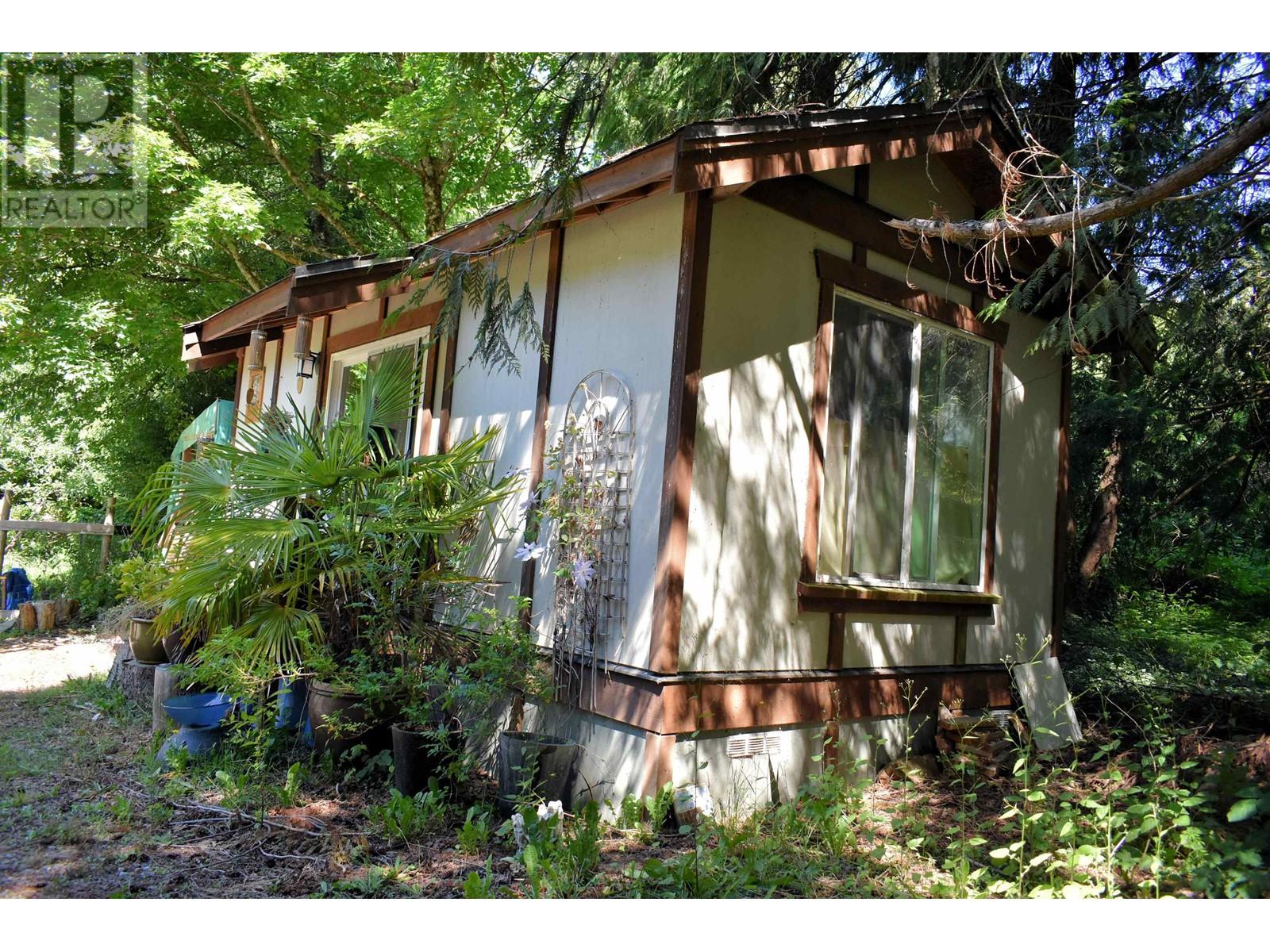 2240 OLDERSHAW ROAD, Roberts Creek