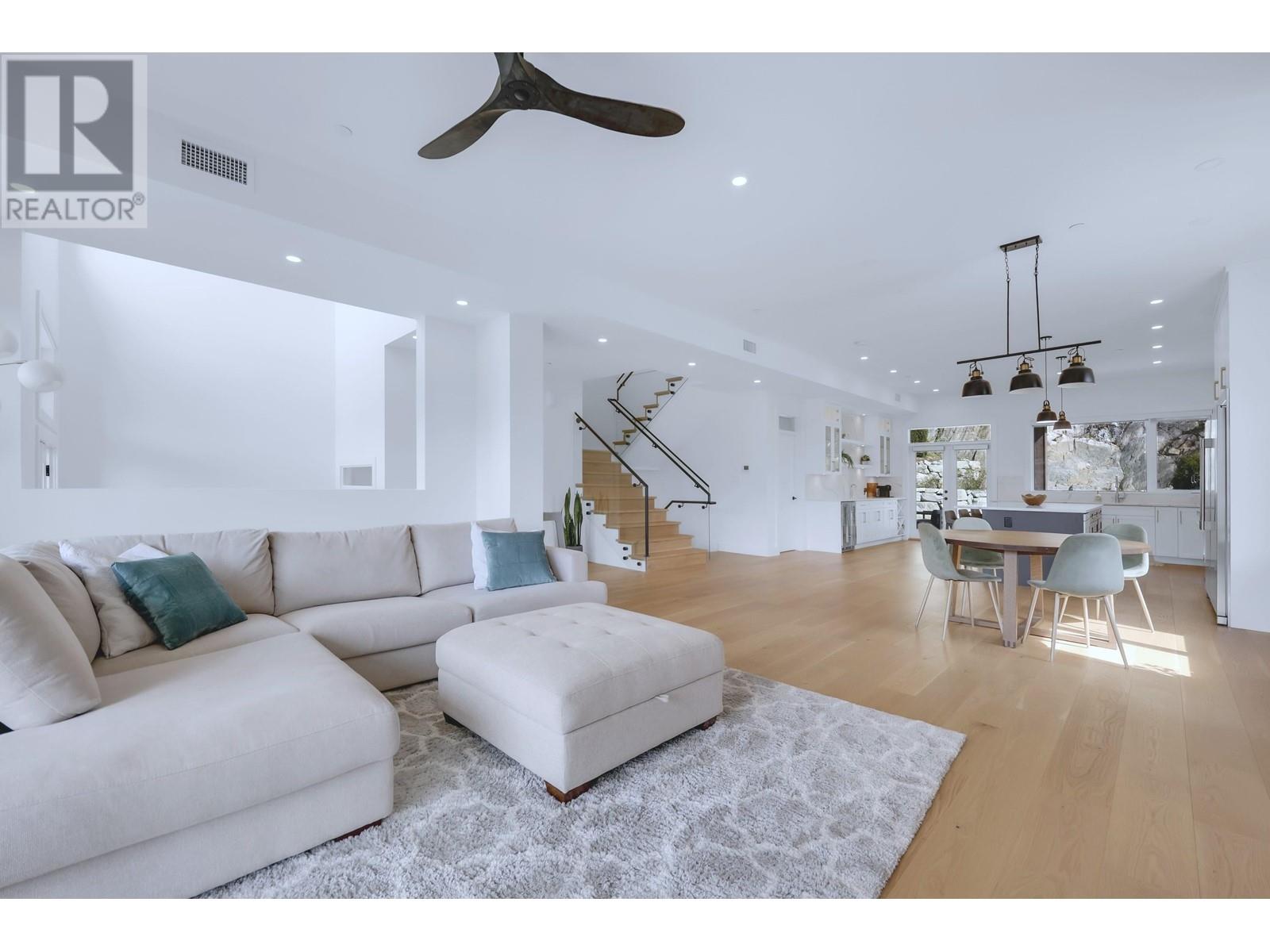 24 3385 MAMQUAM ROAD, Squamish
