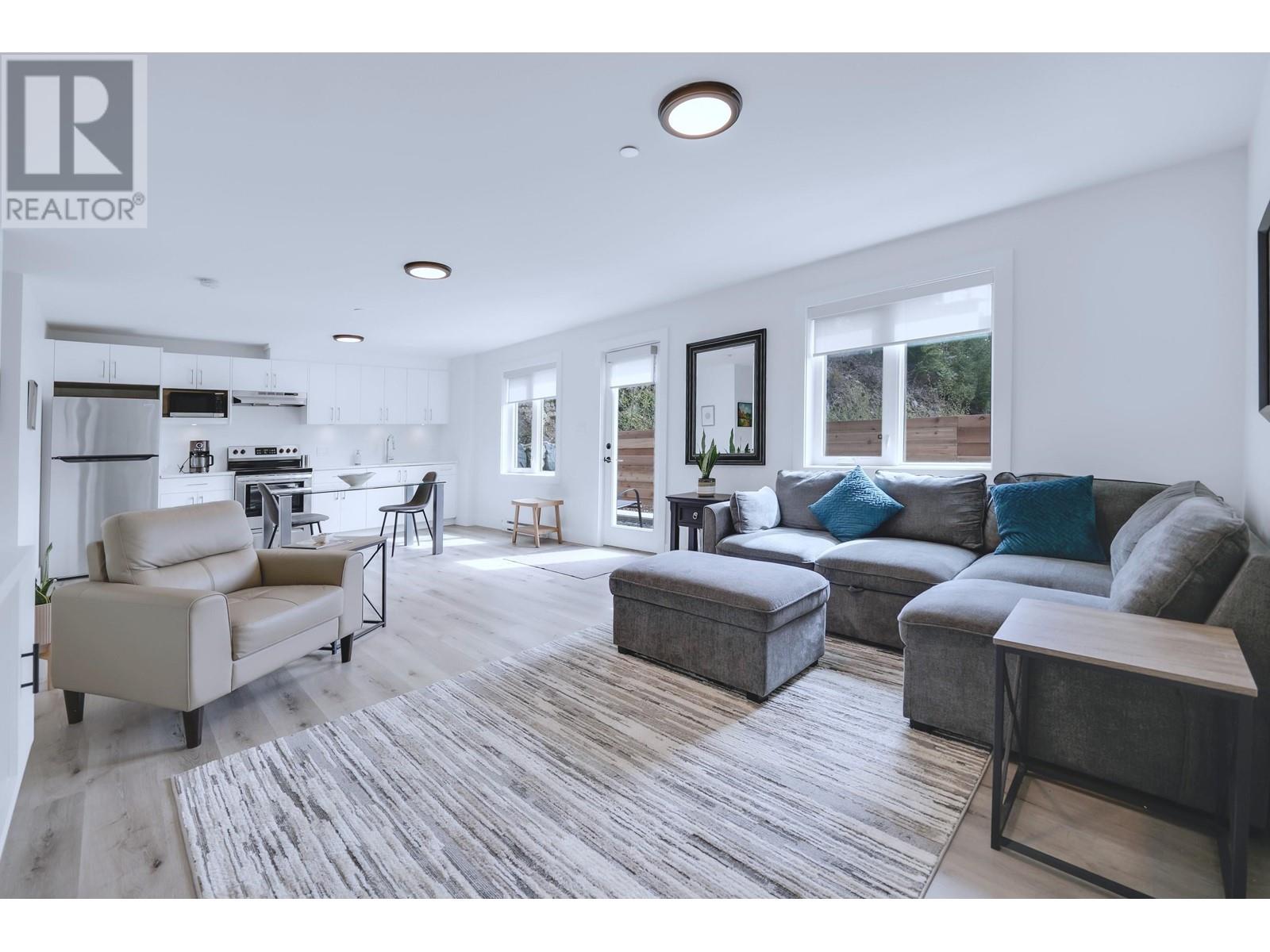 24 3385 MAMQUAM ROAD, Squamish