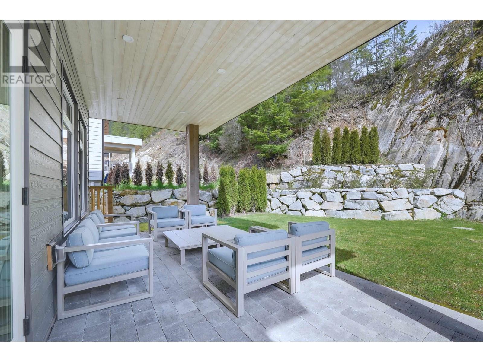 24 3385 MAMQUAM ROAD, Squamish