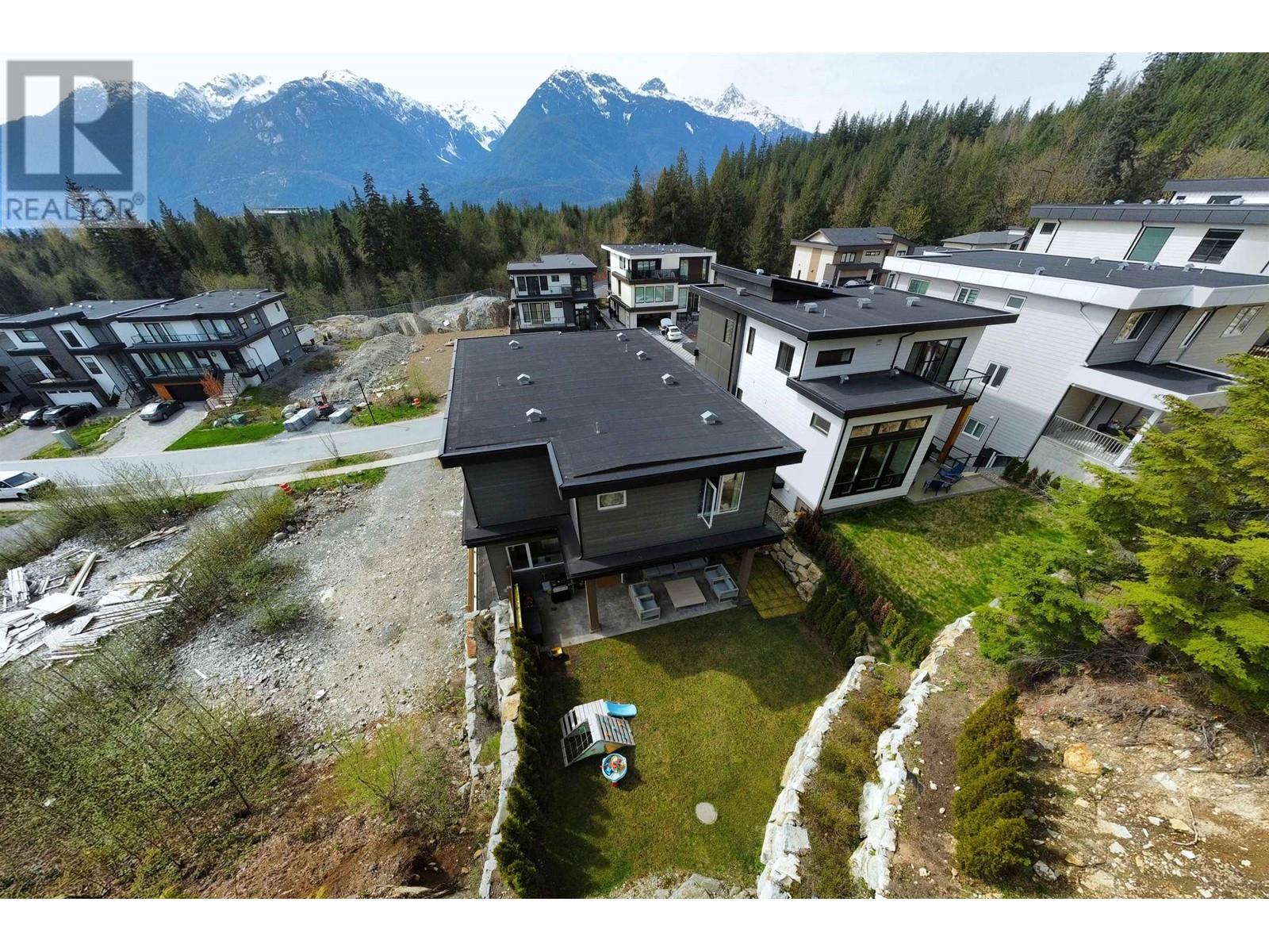 24 3385 MAMQUAM ROAD, Squamish