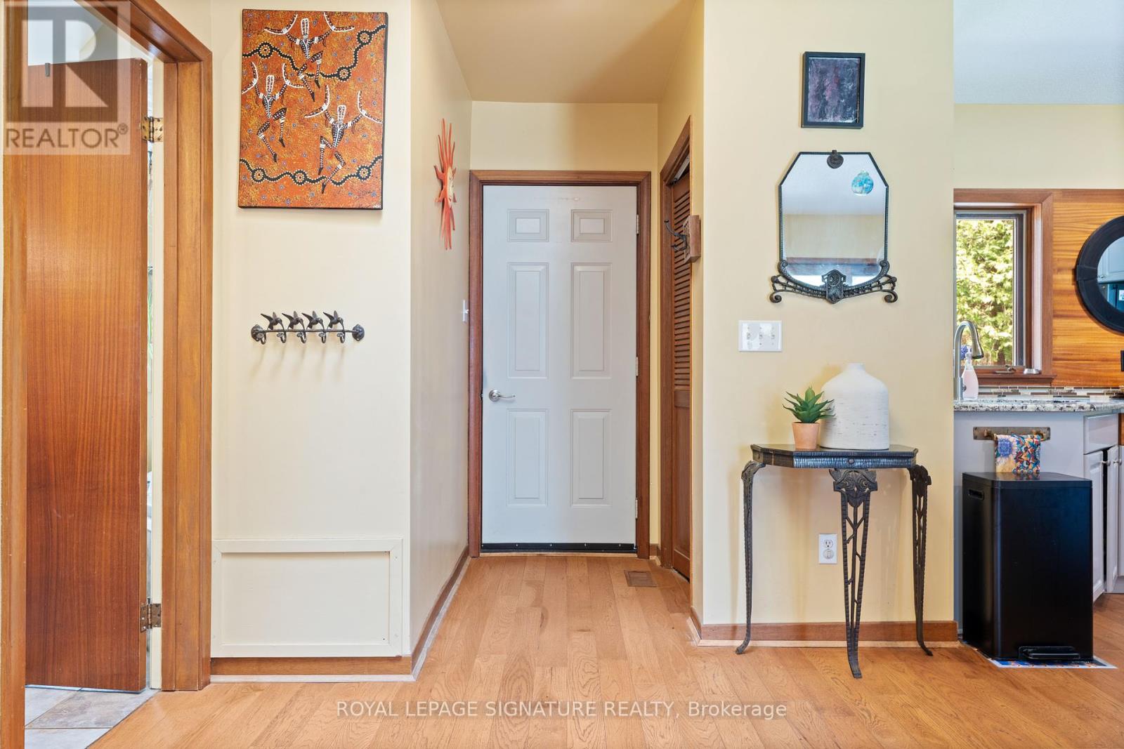 Photo 20 of 425 Norfolk Street S, Norfolk ON