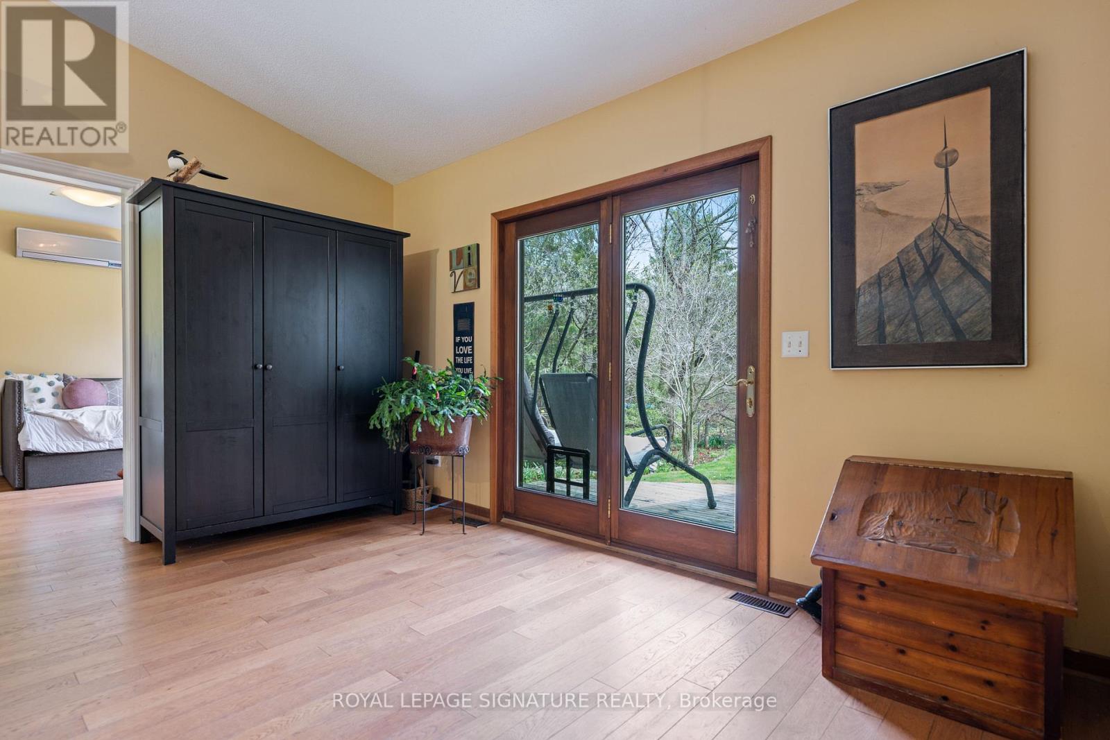 Photo 36 of 425 Norfolk Street S, Norfolk ON