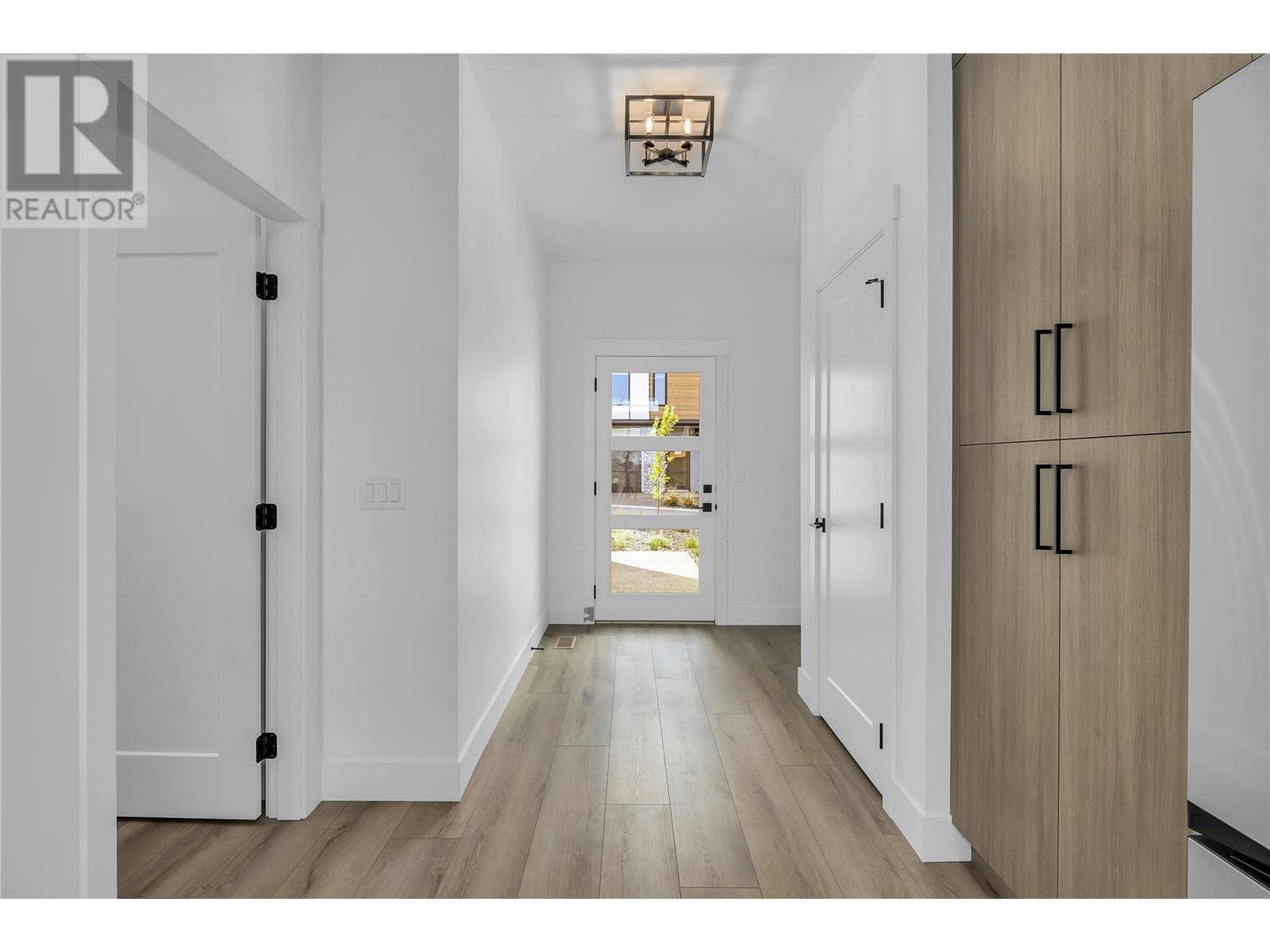 2 2835 Canyon Crest Drive, West Kelowna