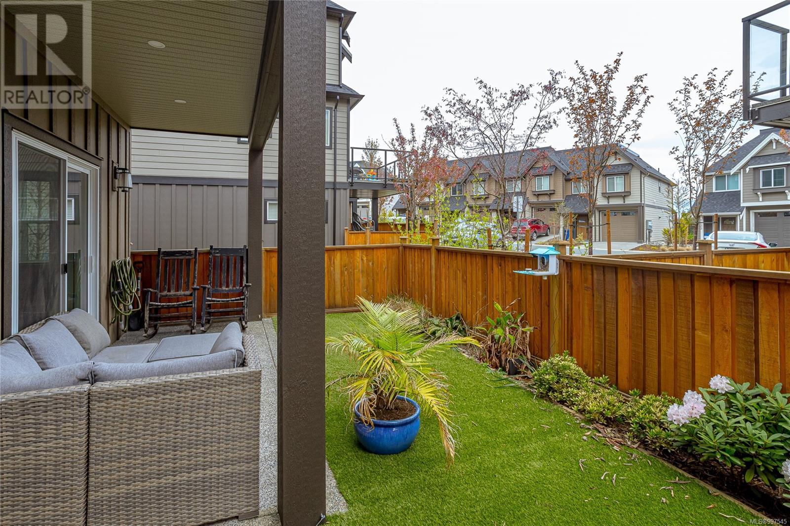  1212 Moonstone Loop, Langford