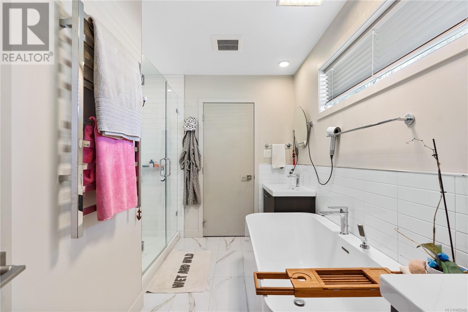  3545 Cardiff Place, Oak Bay