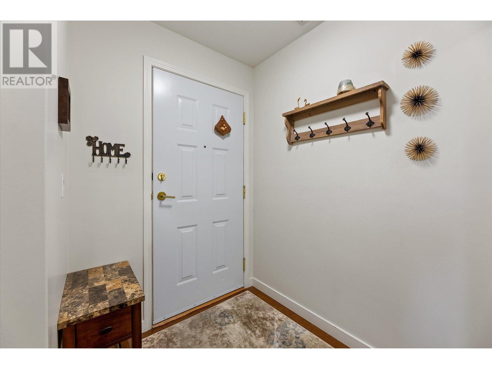 313 940 Glenwood Avenue, Kelowna