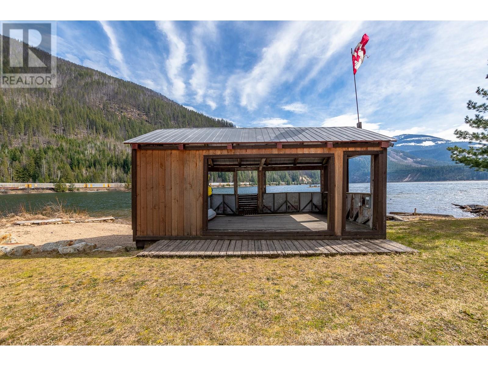8323 Trans Canada Highway, Revelstoke