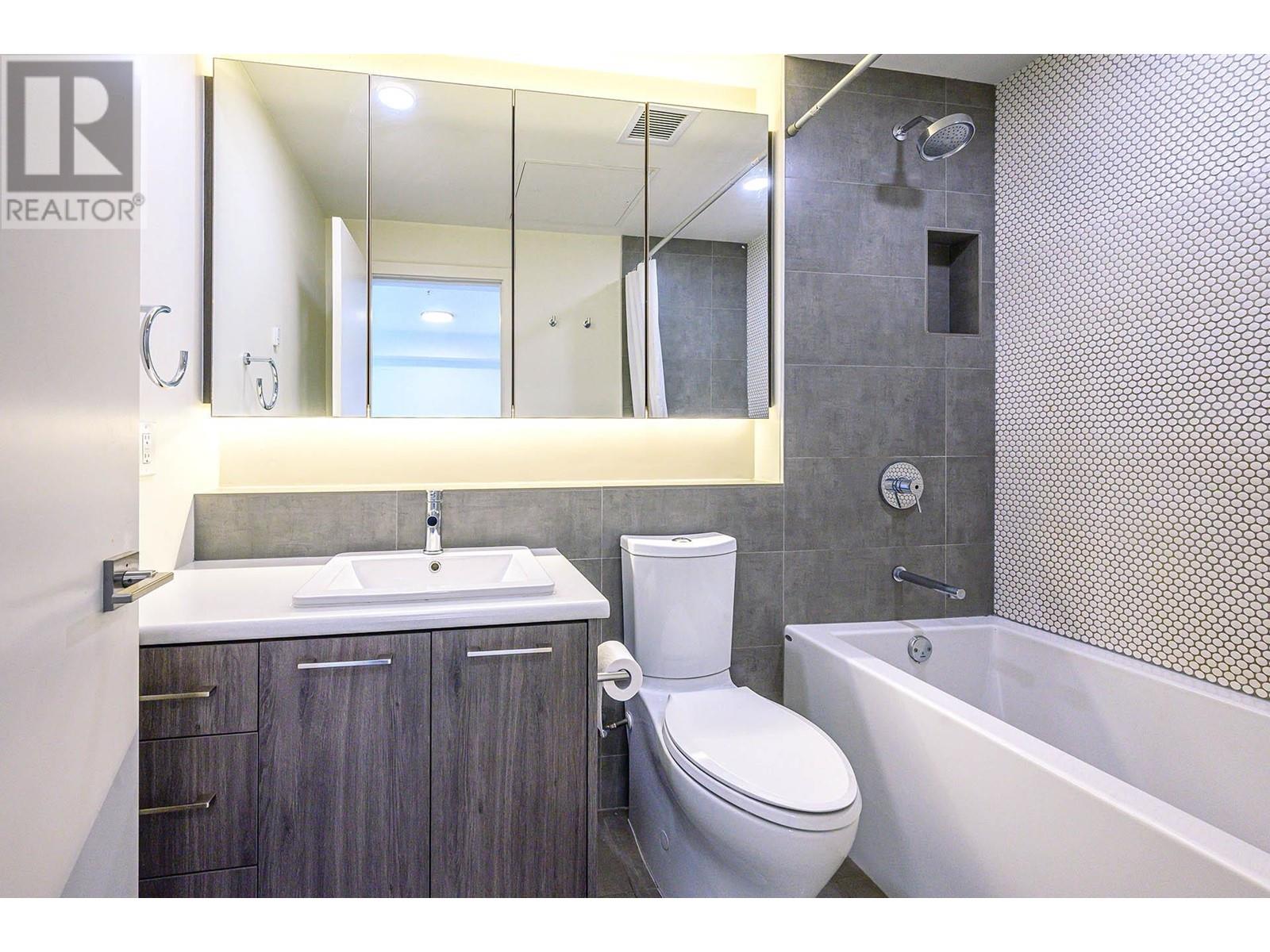 885 UNIVERSITY Drive Unit# 202, Kamloops