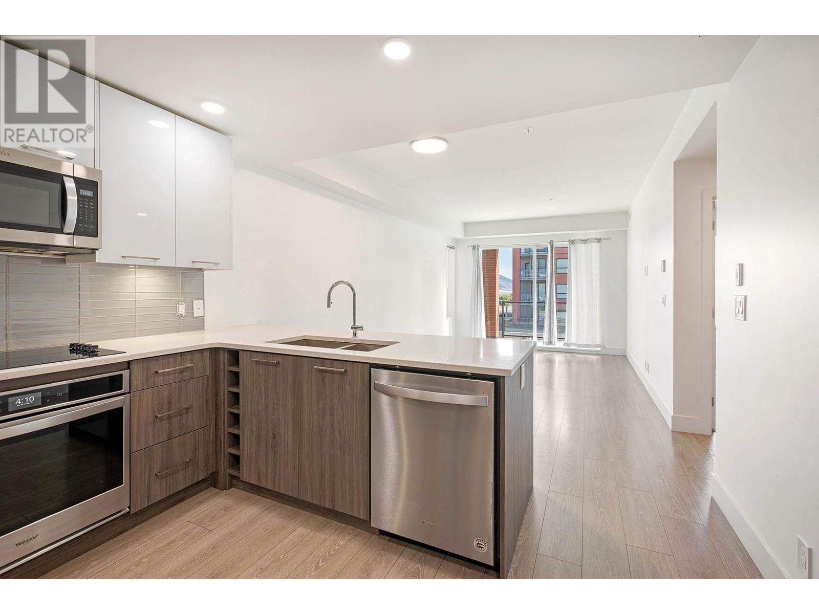 885 UNIVERSITY Drive Unit# 202, Kamloops