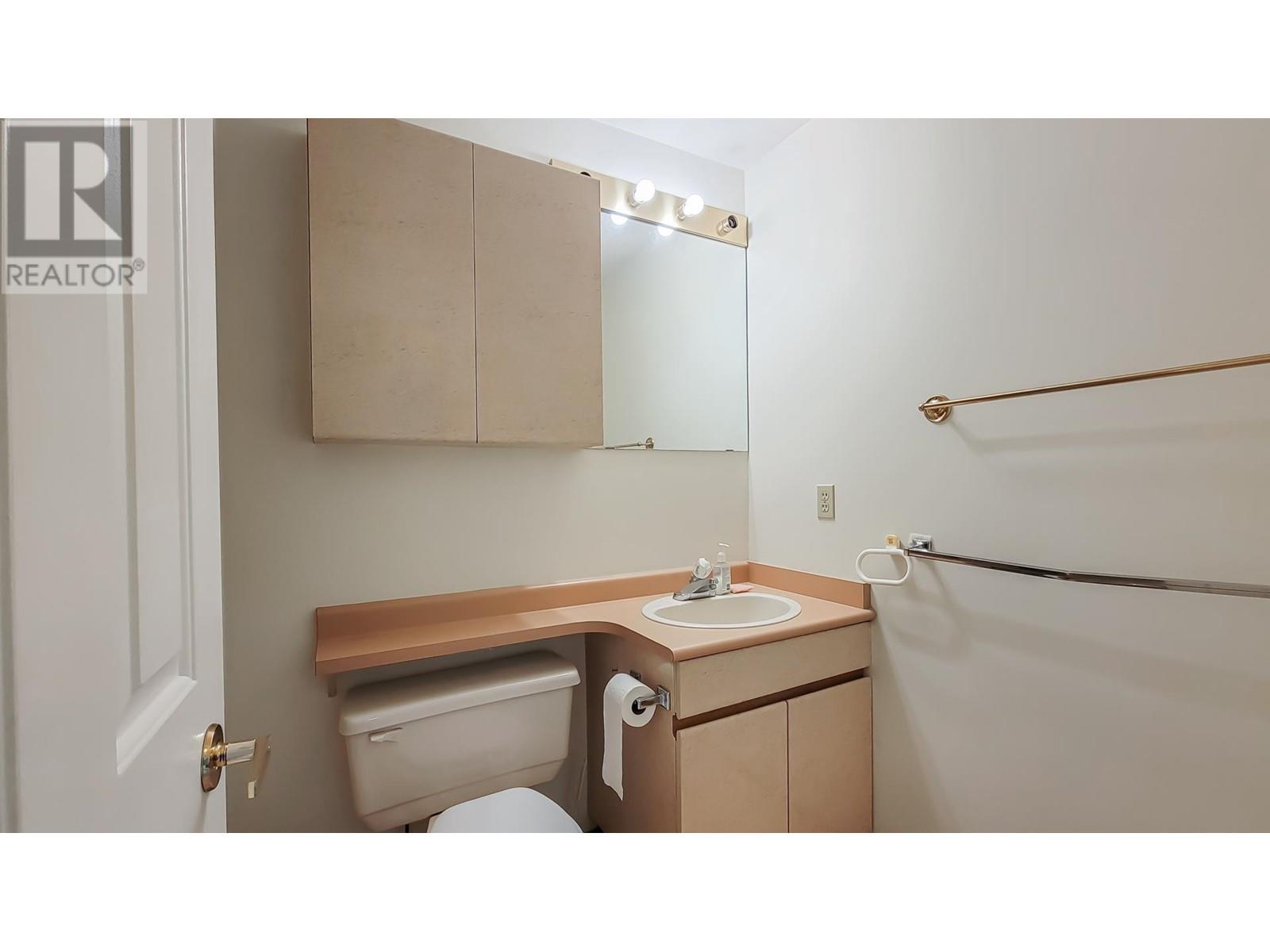 Photo 16 of 2931 Phillips Avenue, Burnaby BC