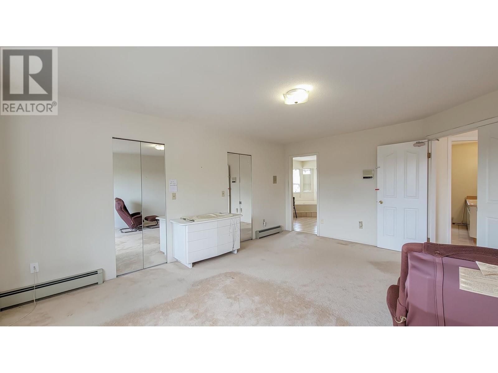 Photo 18 of 2931 Phillips Avenue, Burnaby BC