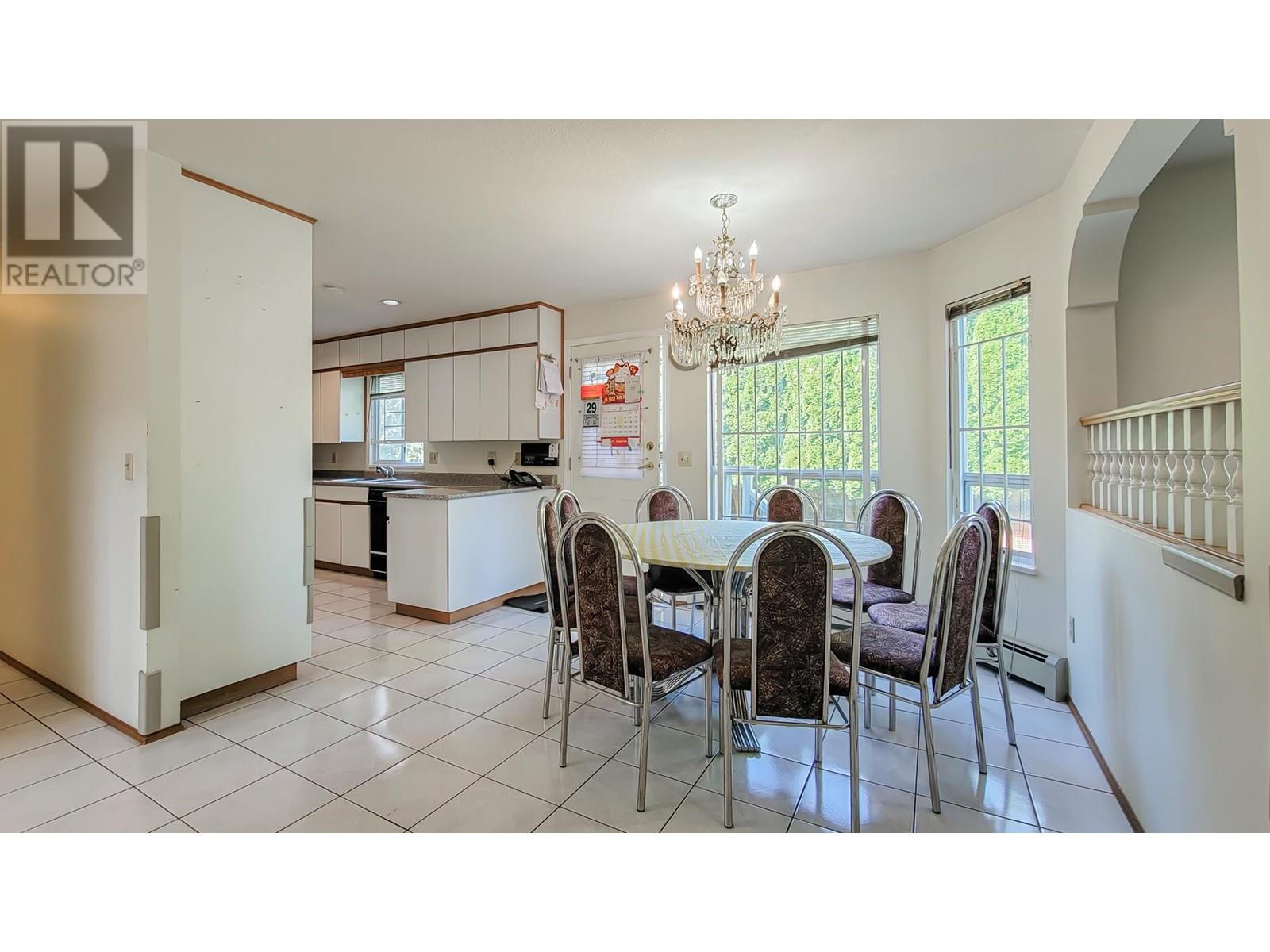 Photo 11 of 2931 Phillips Avenue, Burnaby BC
