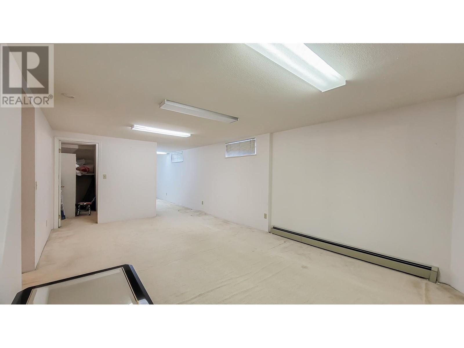 Photo 33 of 2931 Phillips Avenue, Burnaby BC