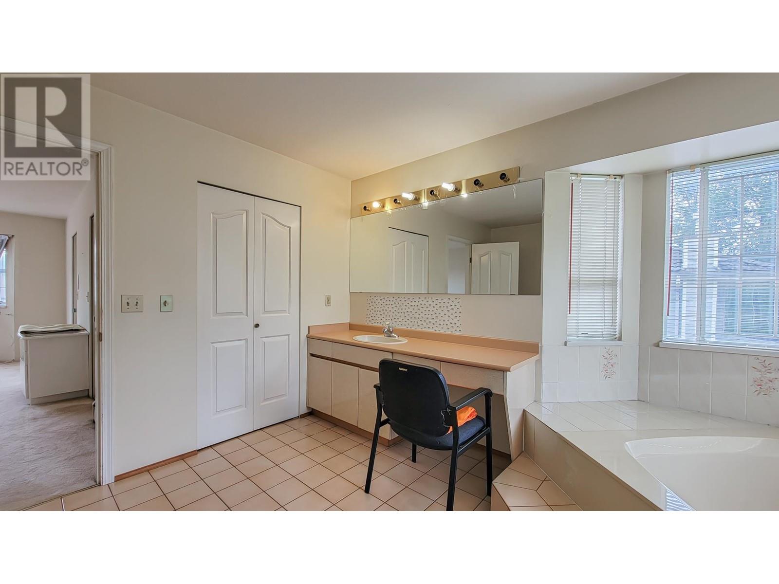 Photo 21 of 2931 Phillips Avenue, Burnaby BC