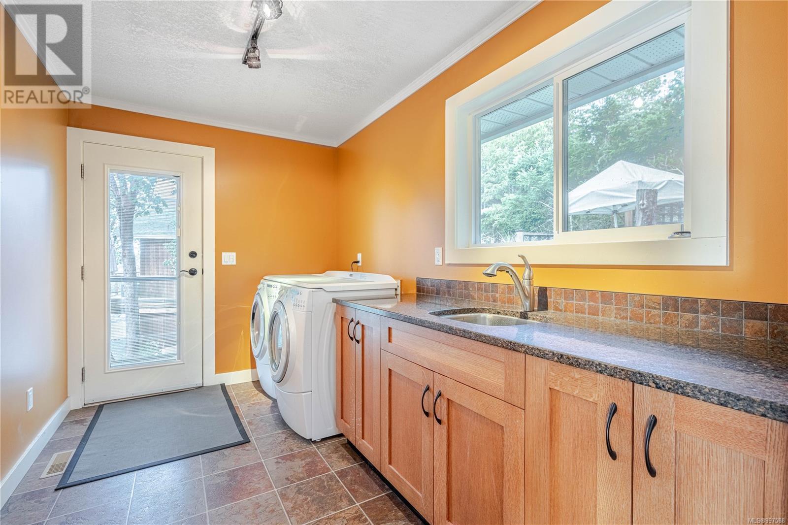 1158 Kathleen Dr, Duncan