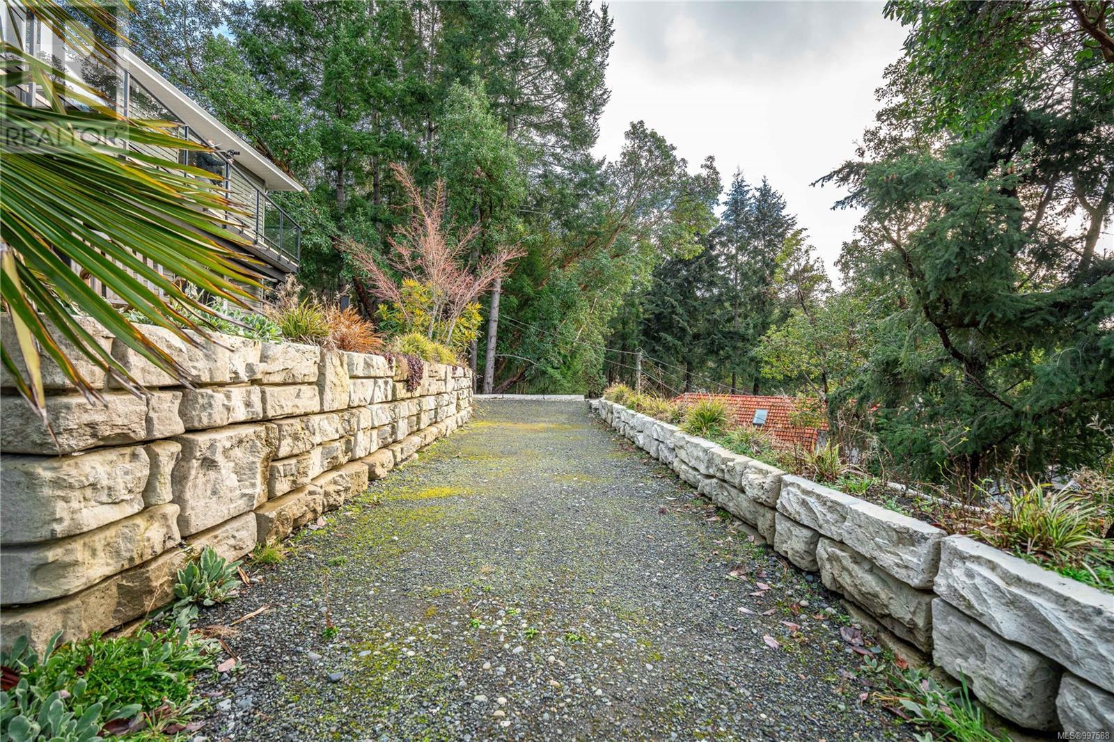 1158 Kathleen Dr, Duncan