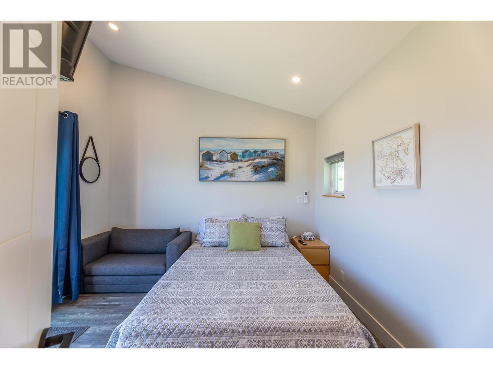  9003 Gilman Road, Summerland