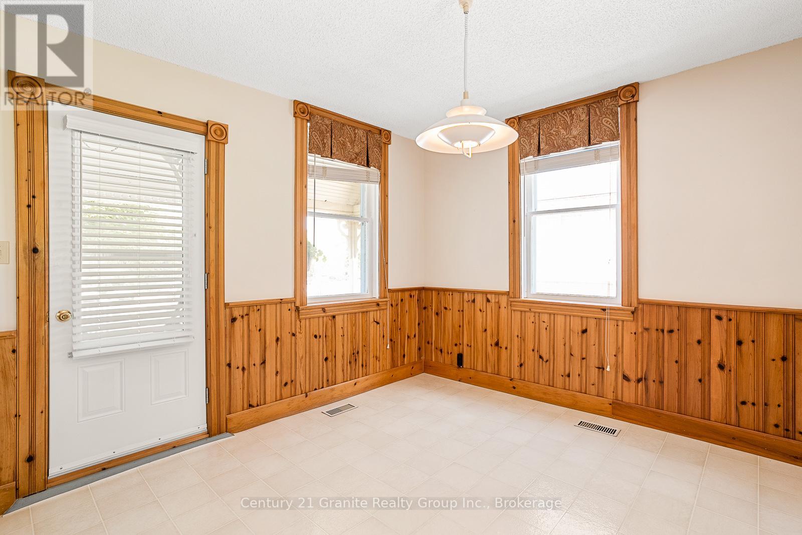 Photo 13 of 134 Highland Street, Dysart Et Al ON