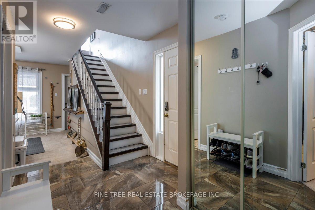 Photo 11 of 8 100 Laguna Parkway, Ramara ON