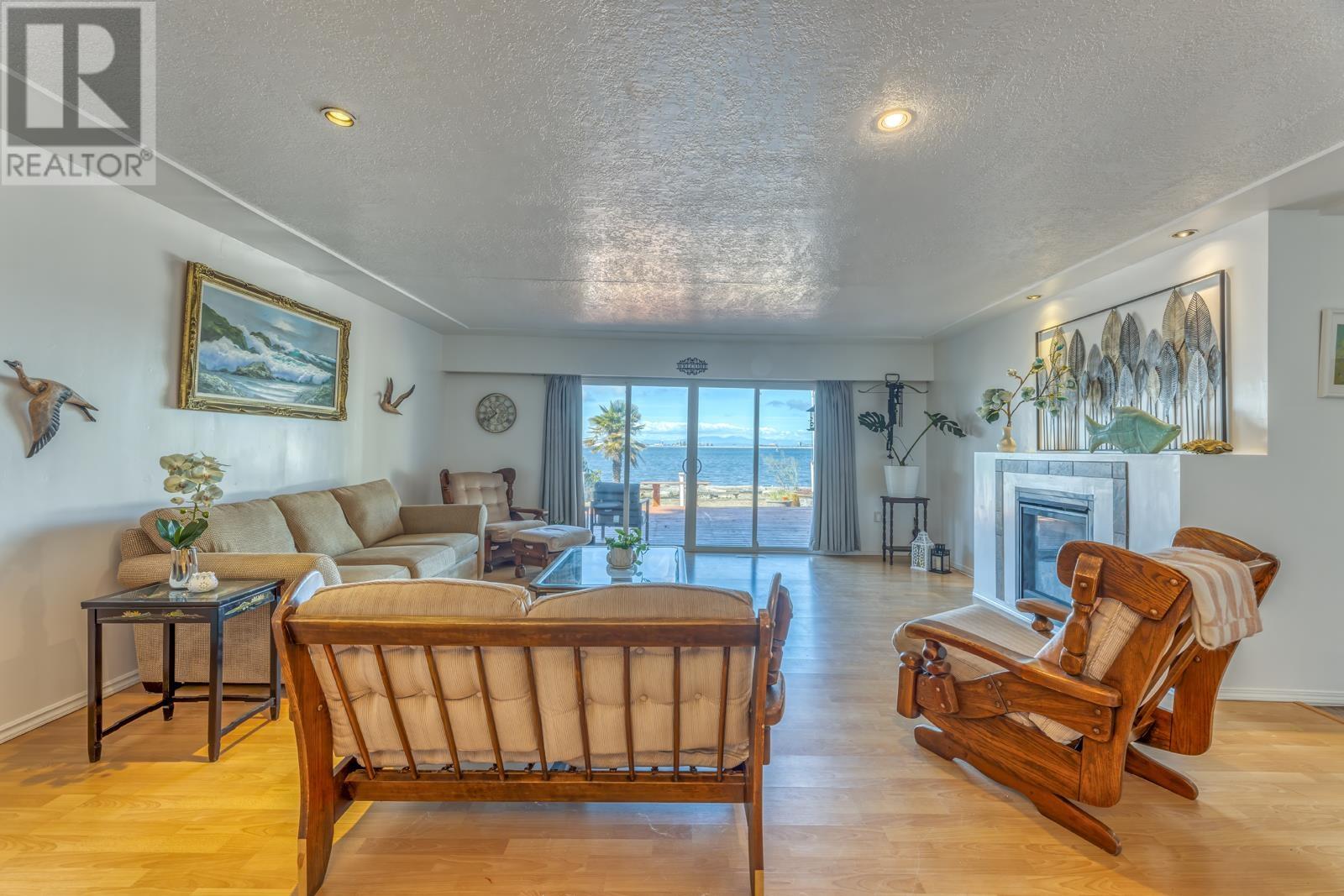718 TSAWWASSEN BEACH Road, Delta