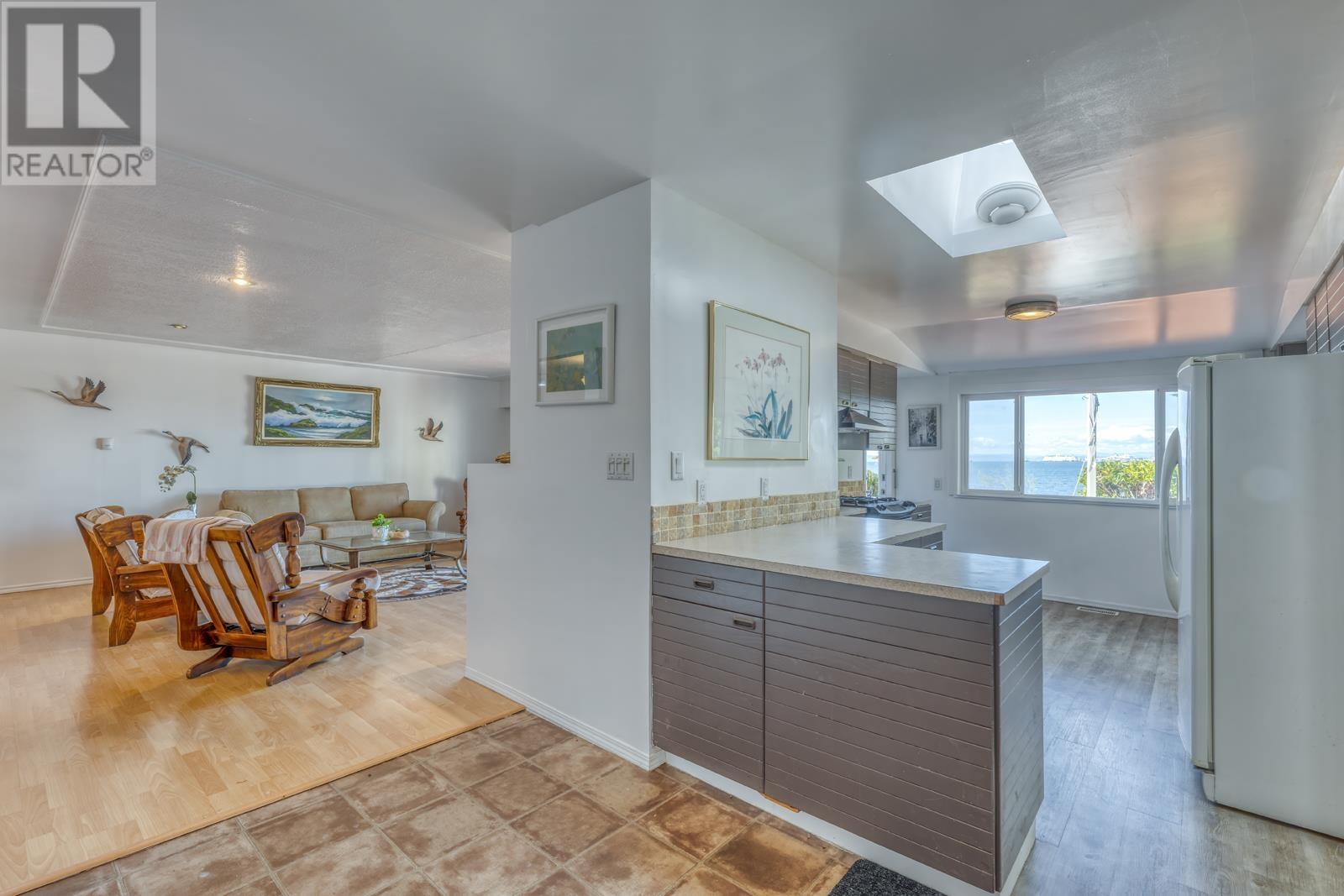 718 TSAWWASSEN BEACH Road, Delta