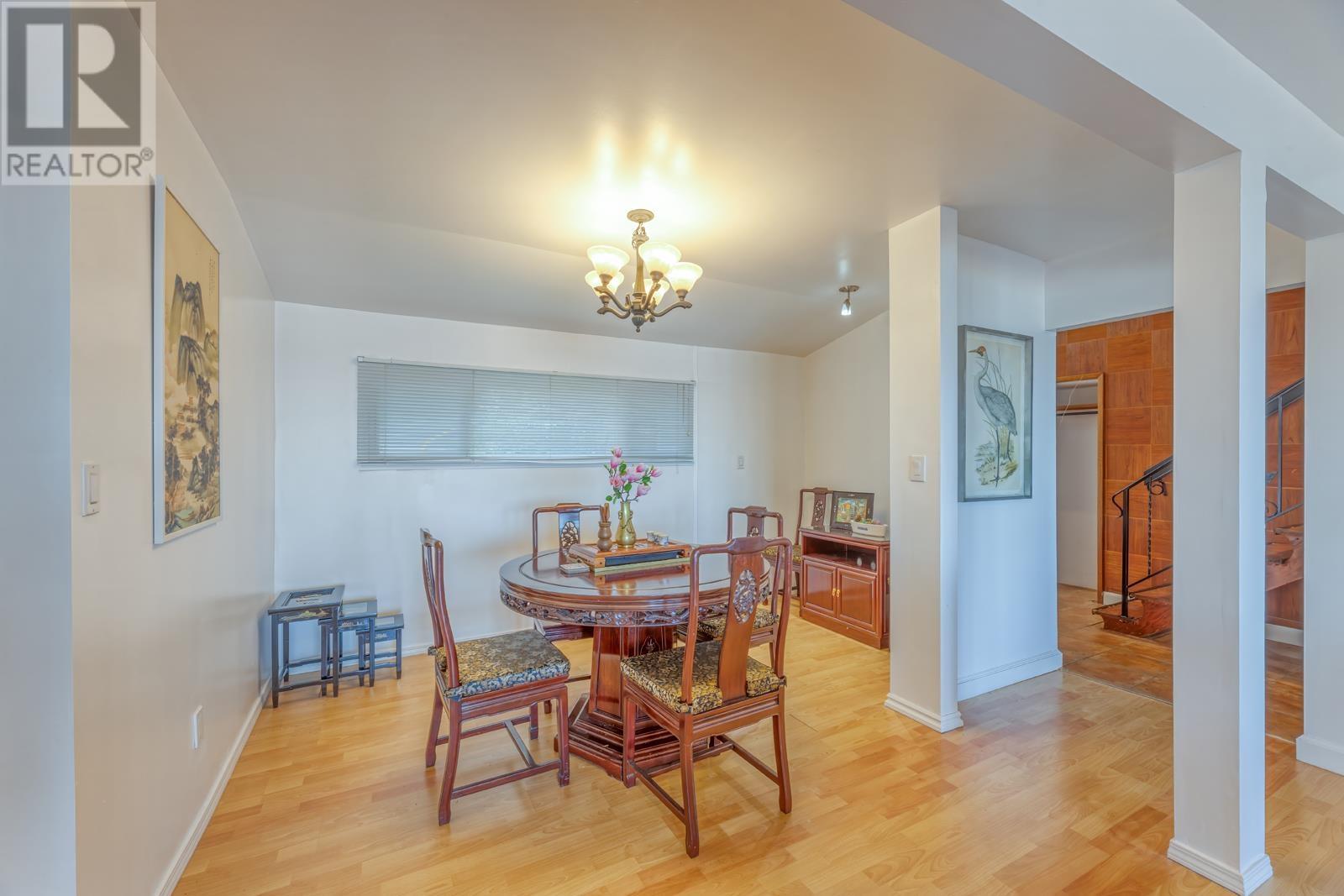 718 TSAWWASSEN BEACH Road, Delta