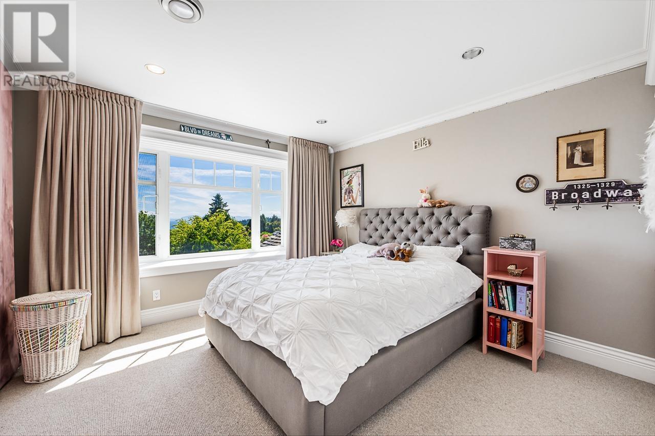 4270 ROCKRIDGE PLACE, West Vancouver