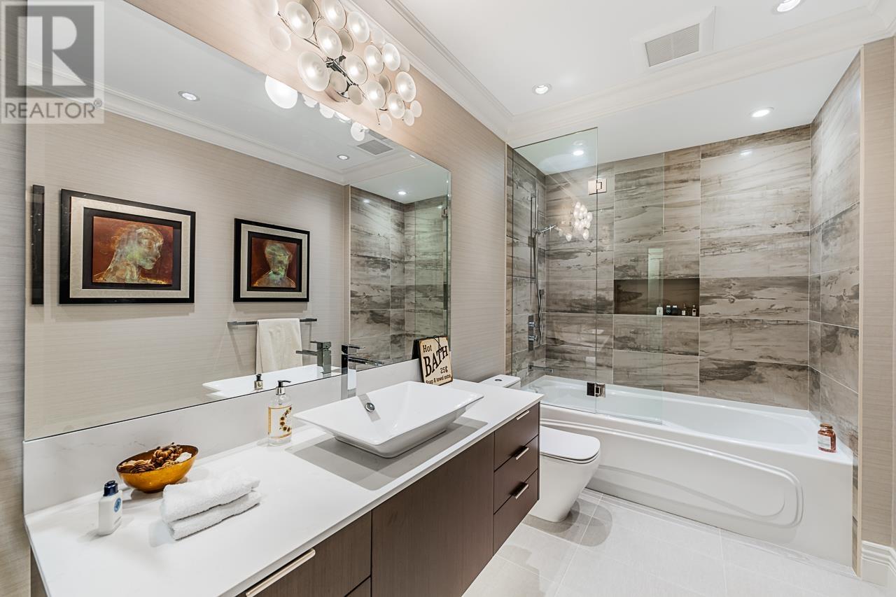 4270 ROCKRIDGE PLACE, West Vancouver
