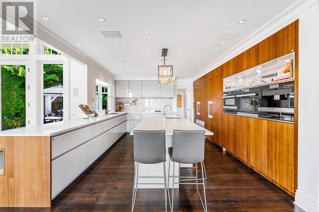 4270 ROCKRIDGE PLACE, West Vancouver