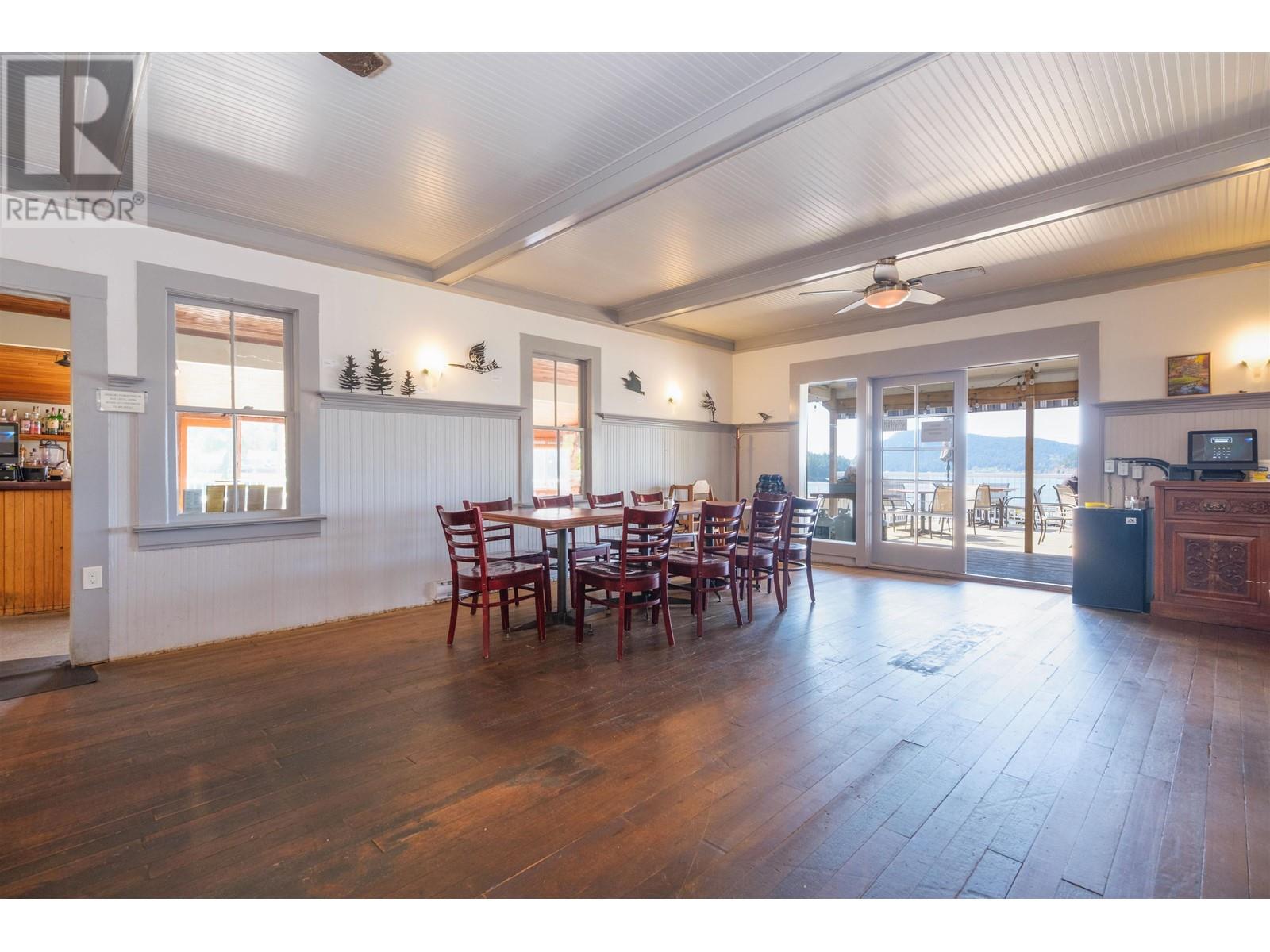 400 FERNHILL ROAD, Mayne Island