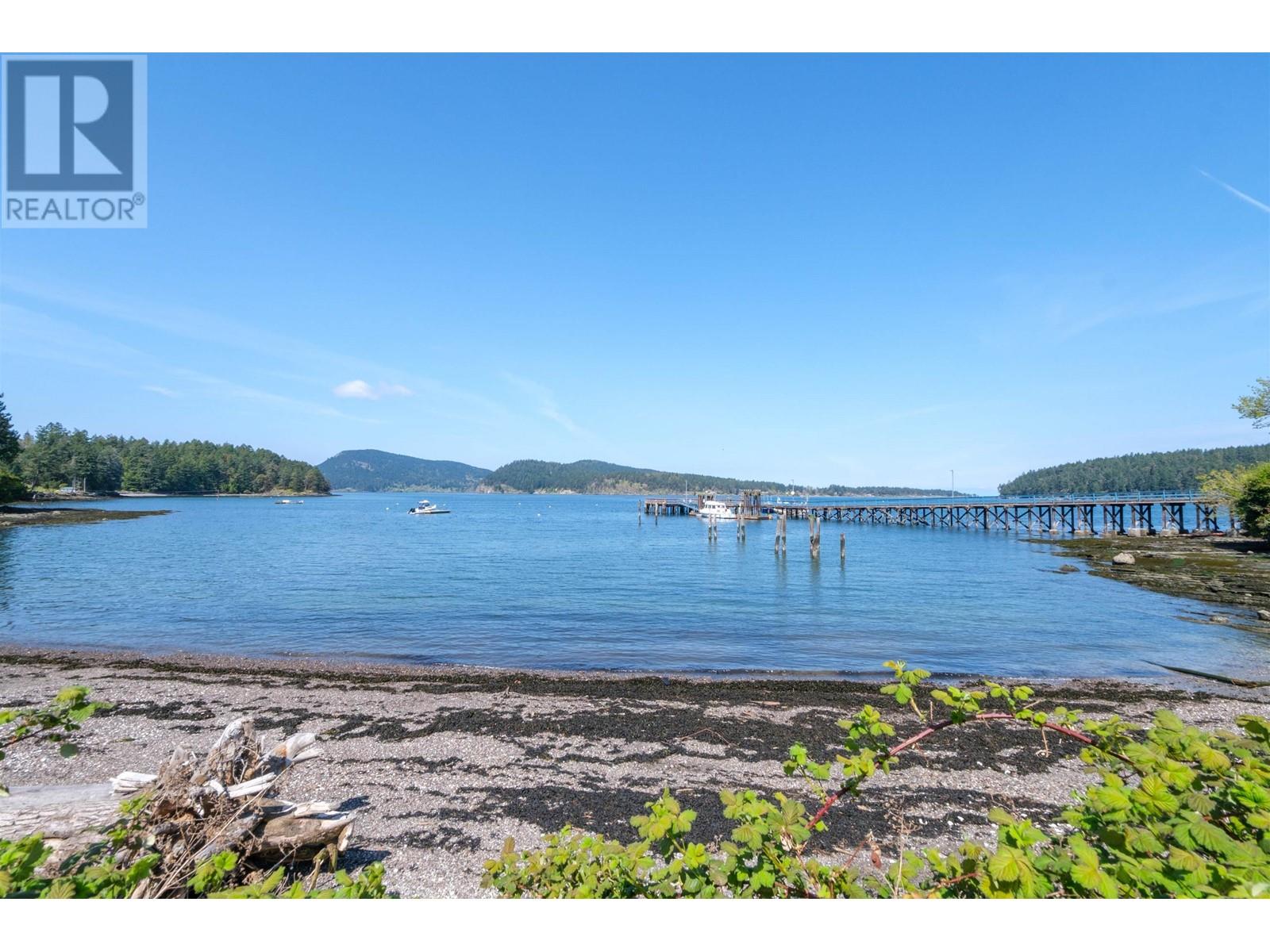 400 FERNHILL ROAD, Mayne Island