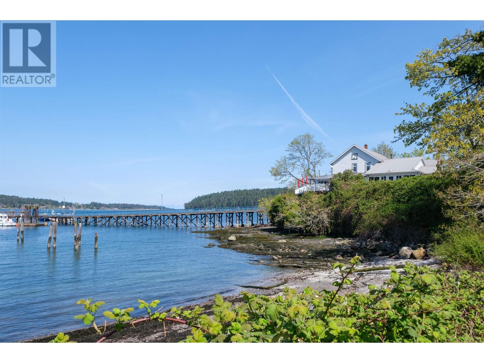 400 FERNHILL ROAD, Mayne Island