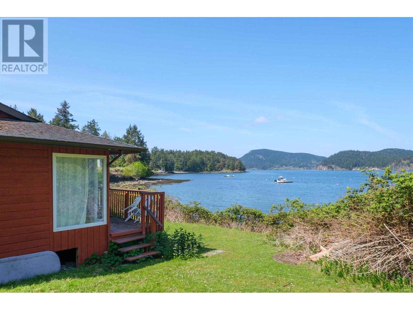 400 FERNHILL ROAD, Mayne Island