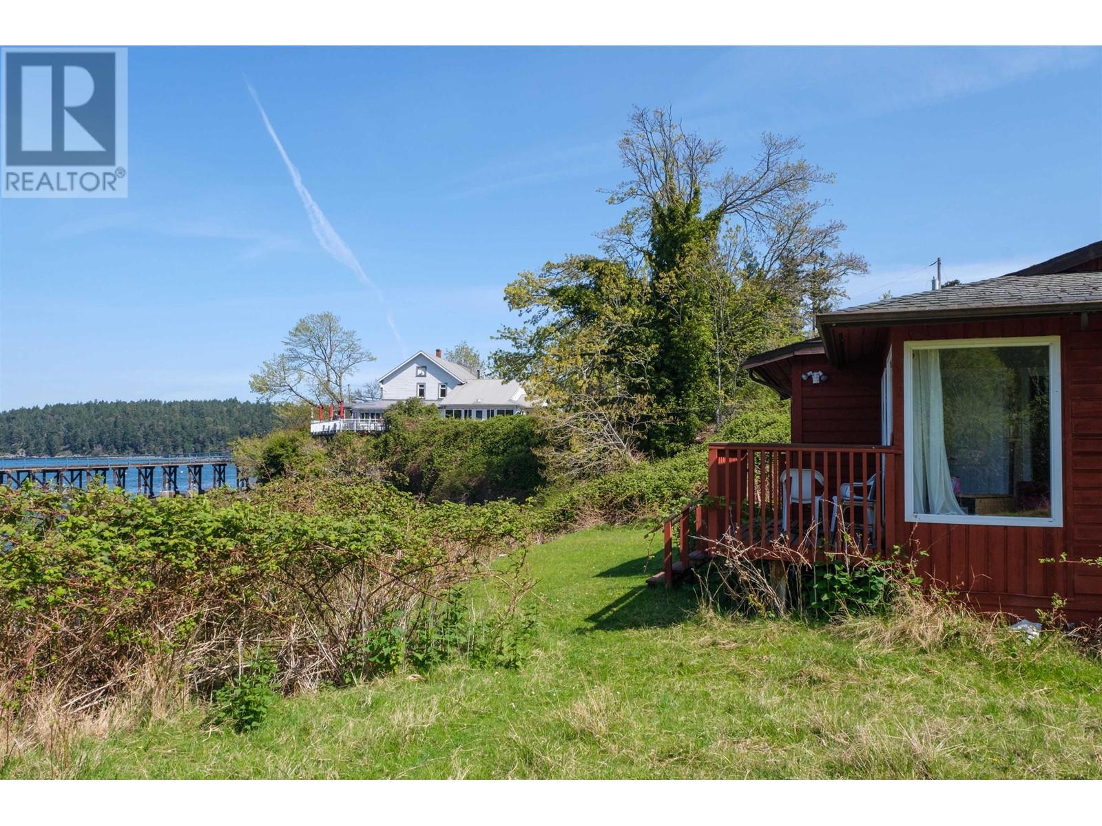 400 FERNHILL ROAD, Mayne Island