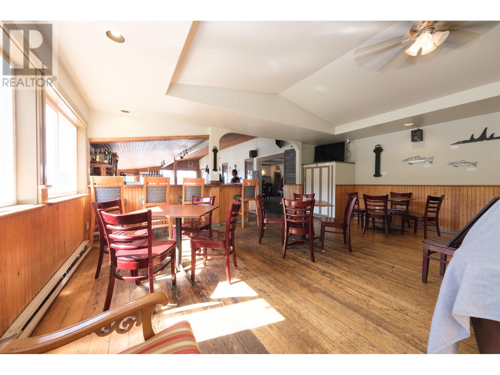 400 FERNHILL ROAD, Mayne Island