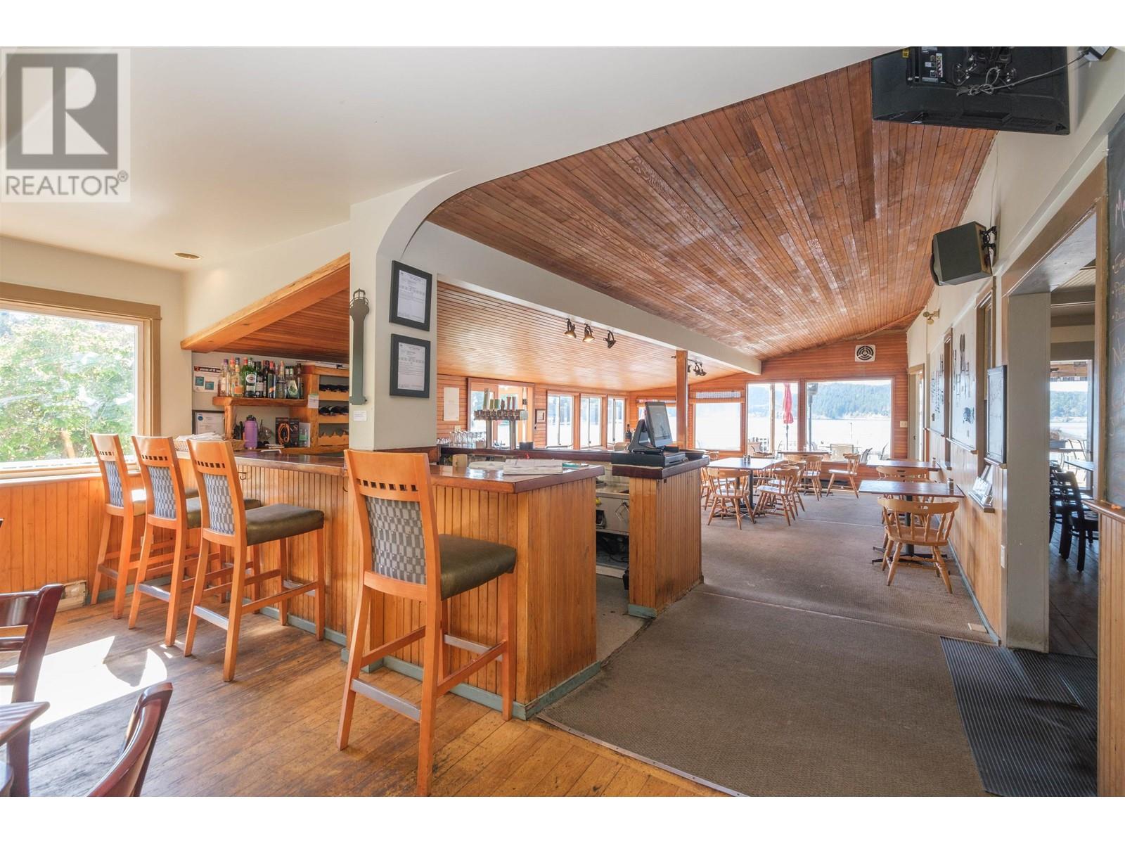 400 FERNHILL ROAD, Mayne Island