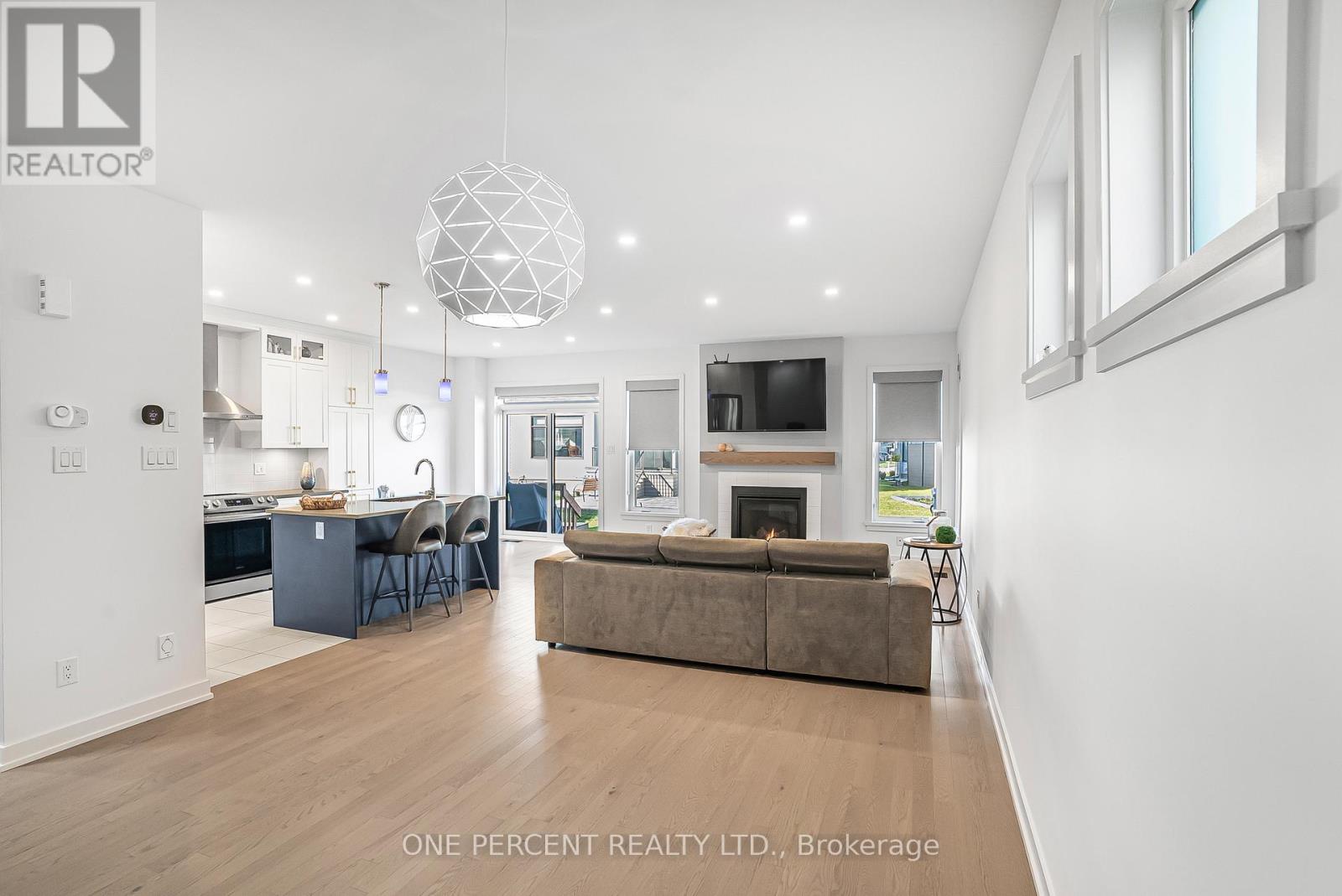 Photo 2 of 6487 Renaud Road, Ottawa ON