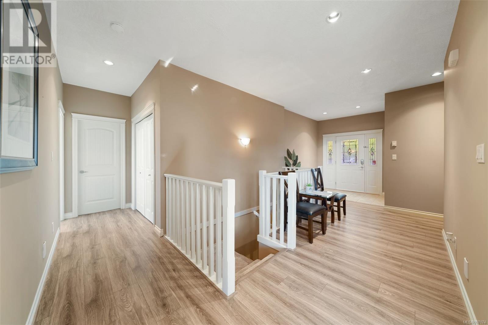  990 Moss Ridge Close, Langford
