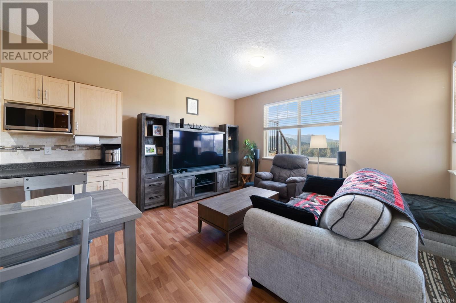  990 Moss Ridge Close, Langford