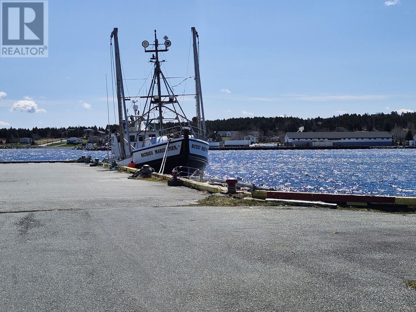 Photo 11 of 47 Cross Road, Bay Roberts NL