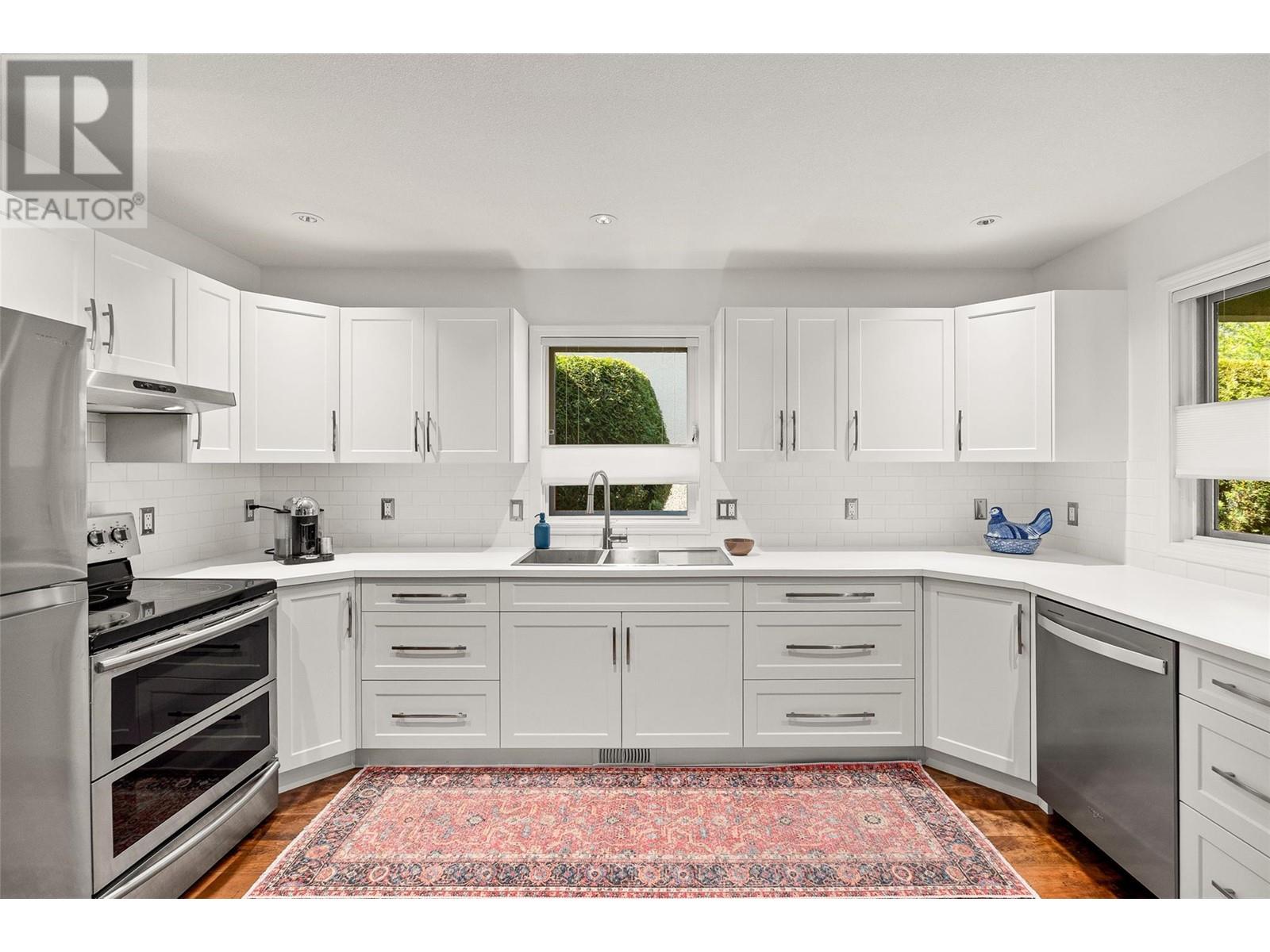 304 650 Lexington Drive, Kelowna