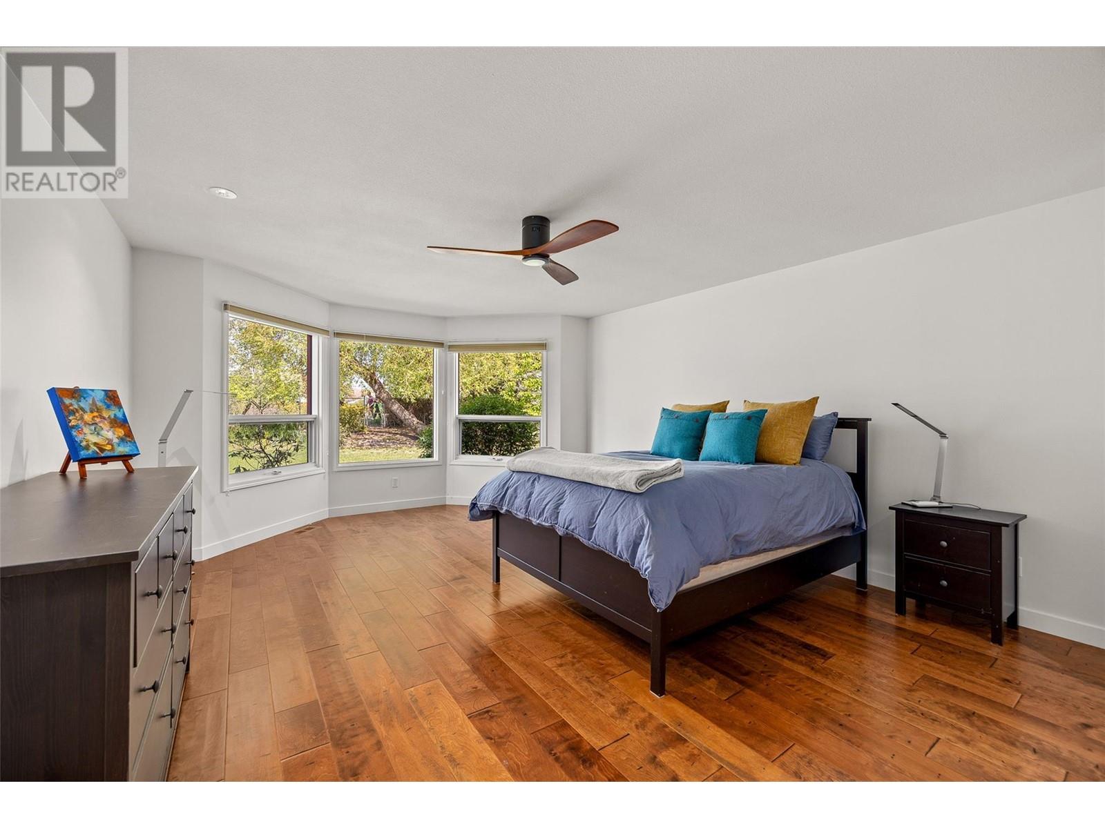 304 650 Lexington Drive, Kelowna