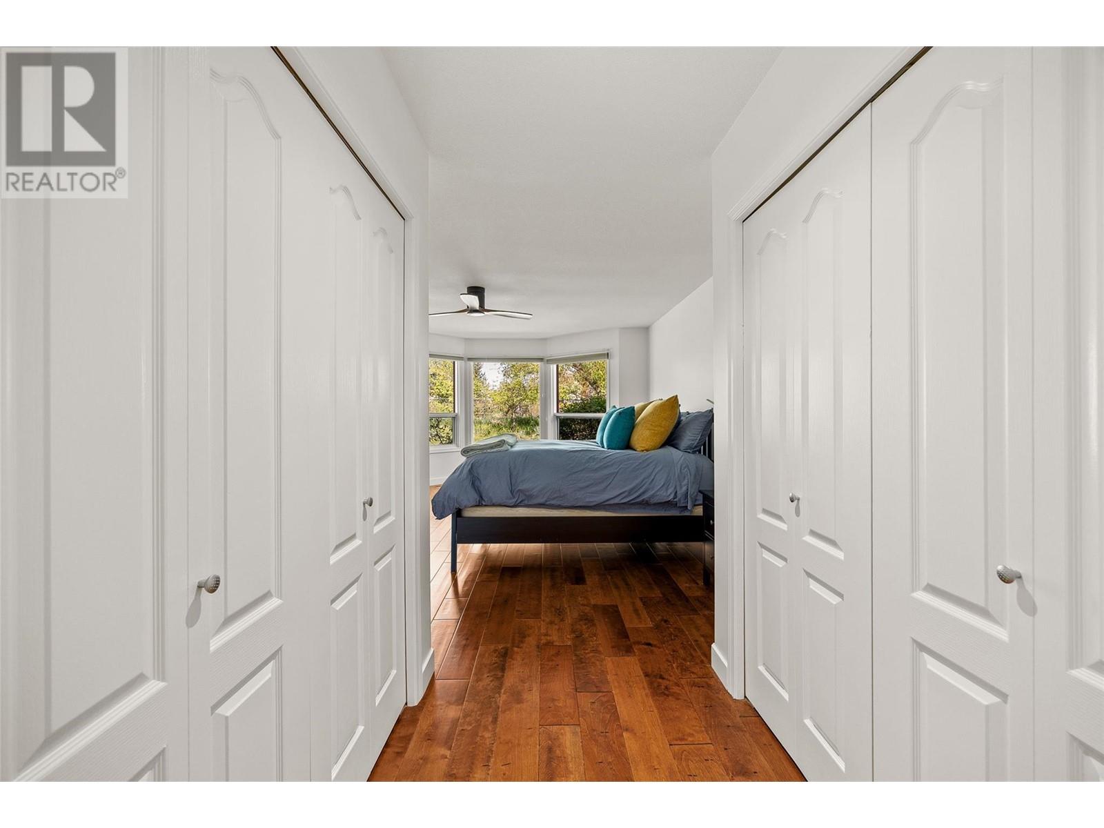304 650 Lexington Drive, Kelowna