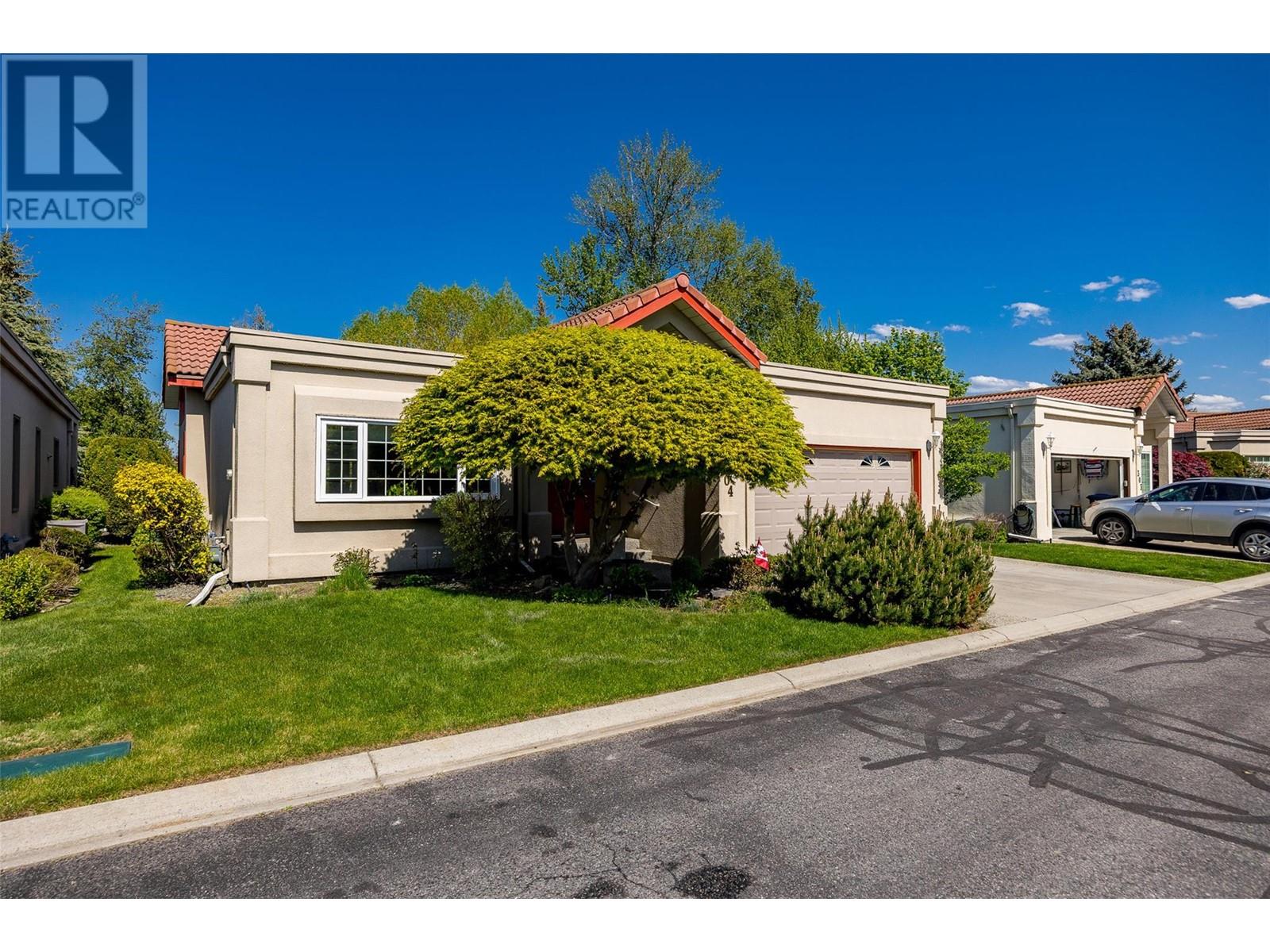 304 650 Lexington Drive, Kelowna
