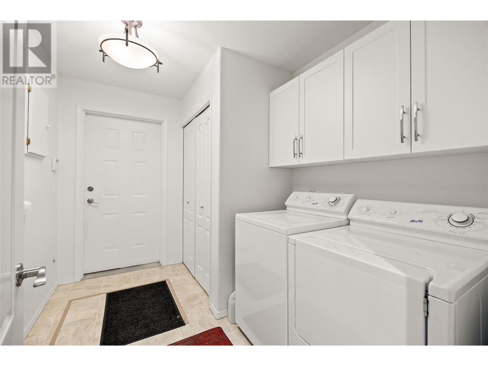 304 650 Lexington Drive, Kelowna