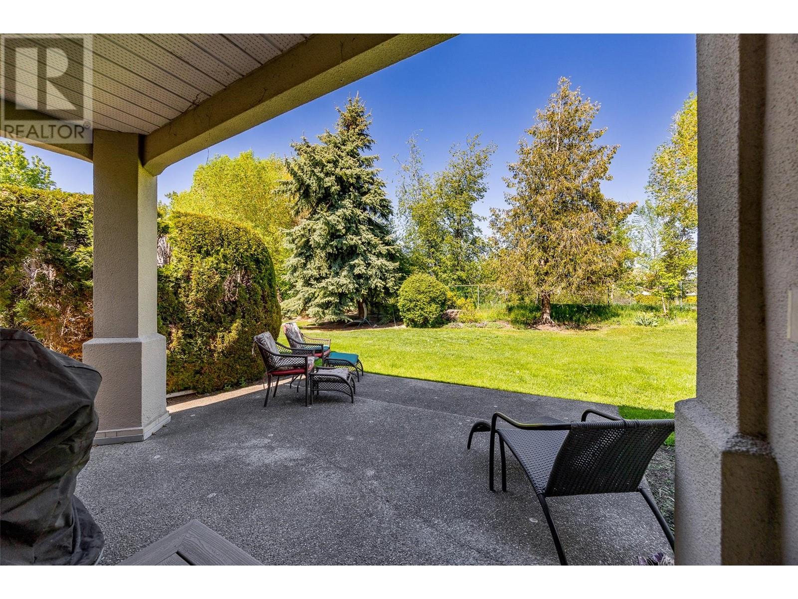 304 650 Lexington Drive, Kelowna