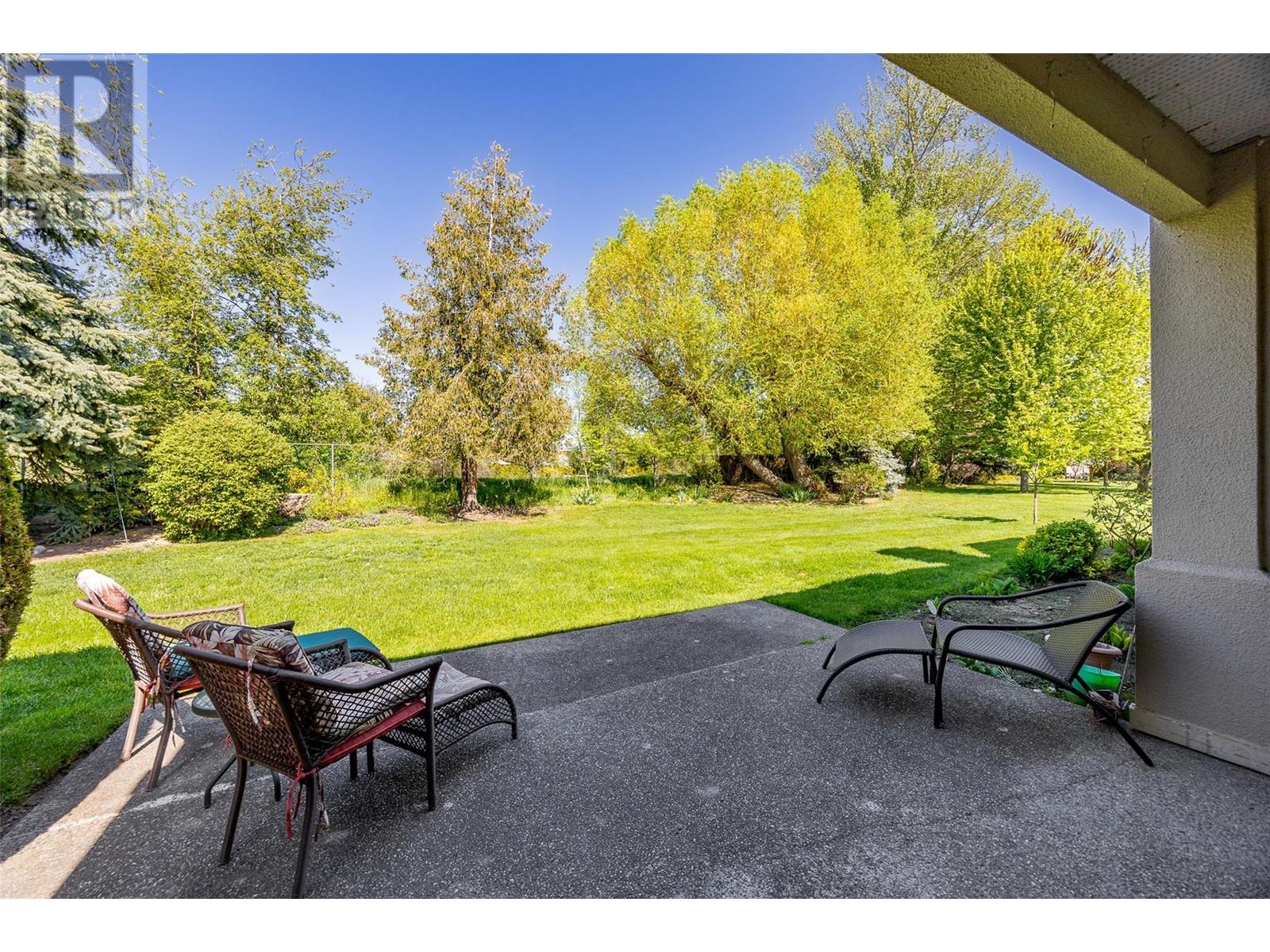 304 650 Lexington Drive, Kelowna