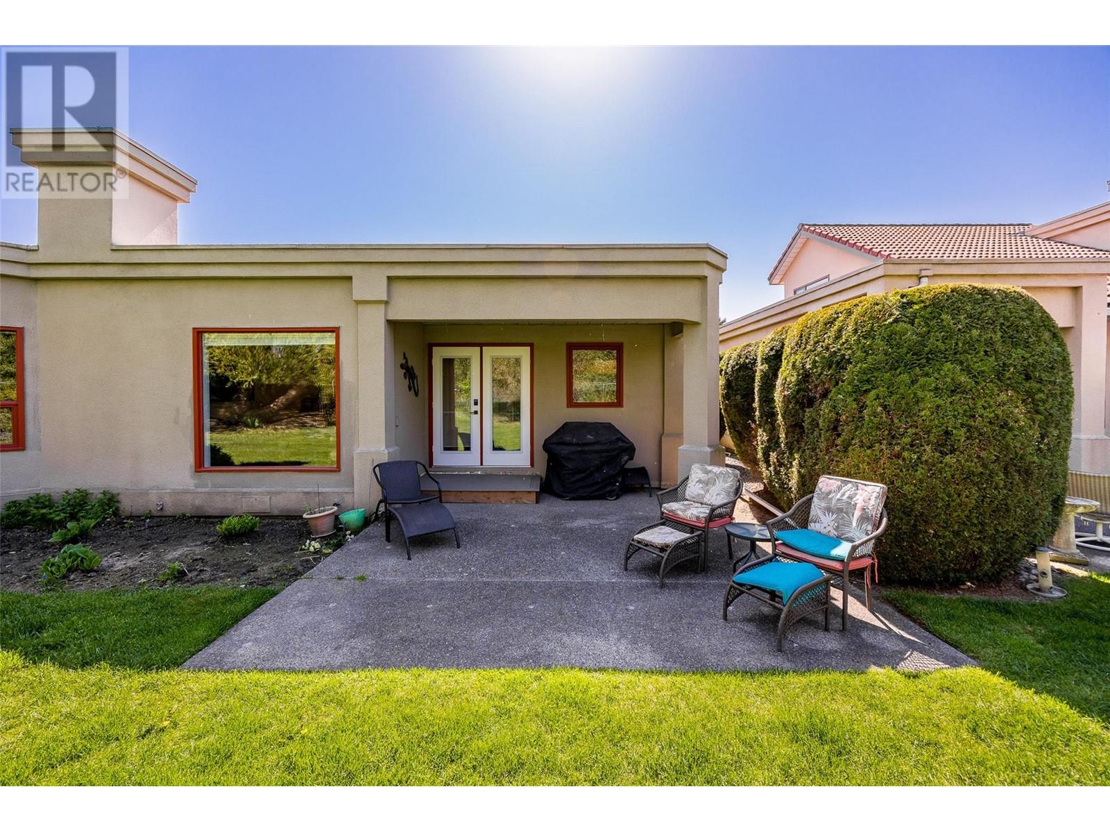 304 650 Lexington Drive, Kelowna